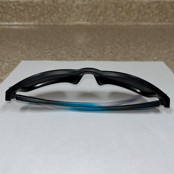 Oakley Holbrook sunglasses model 009102 – K155
Good condition. - Picture 8 of 15